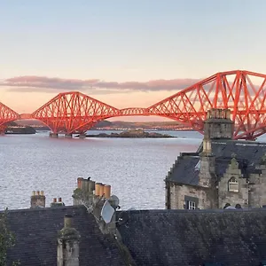 Forth Reflections Self Catering South Queensferry