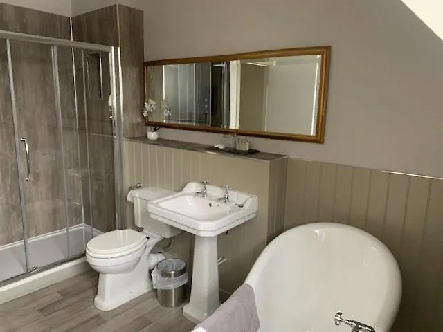 The Stair Arms Hotel Pathhead