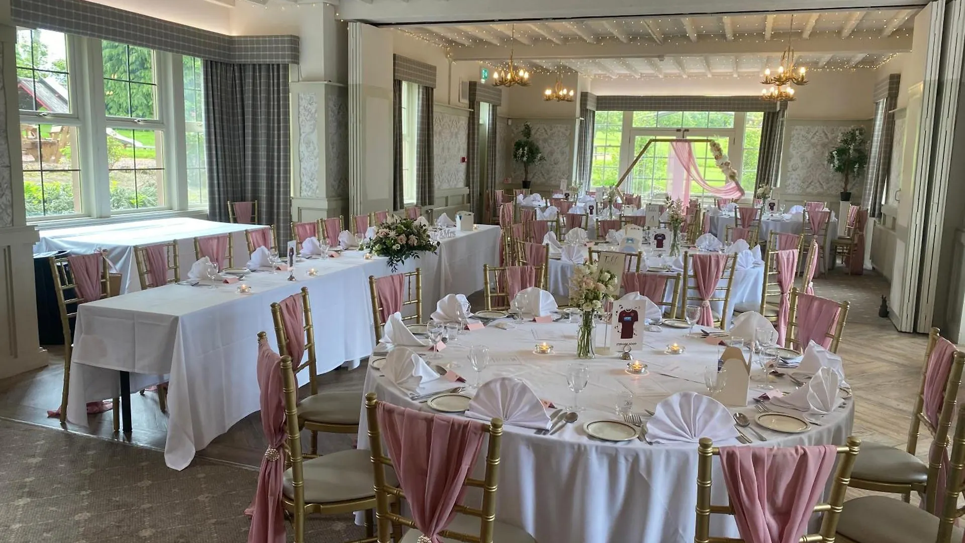 The Stair Arms Hotel Pathhead